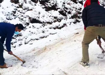 हिमपातले लिखुपिके–सल्लेरी सडक अबरुद्ध