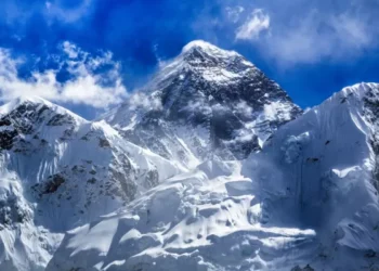 सगरमाथा आरोहणको शुल्क बढ्यो