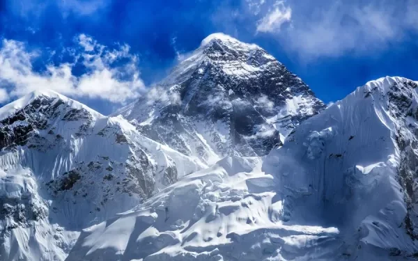 सगरमाथा आरोहणको शुल्क बढ्यो