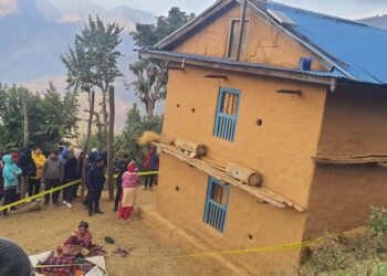 प्रेमीलाई अविवाहित देखाउन दुई छोरीको घाँटी थिचेर हत्या