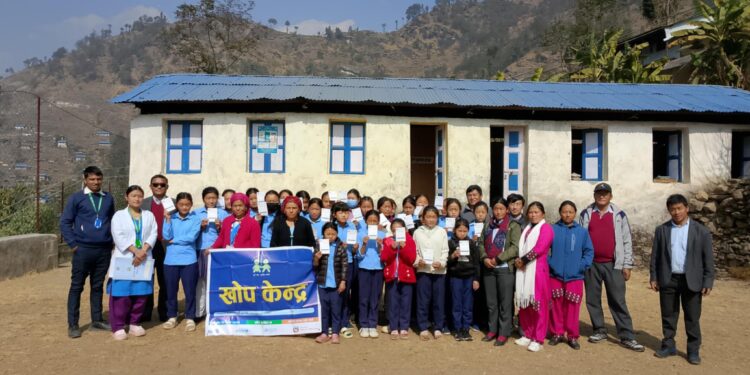 महाकुलुङमा साढे ८ सय किशोरीलाई लगाइयो एचपिभी खोप