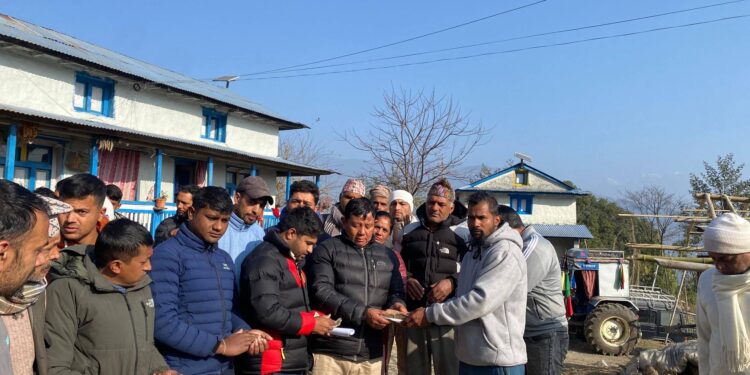 जुनतारा युवा क्लबले जुटायो आगलागी पिडित अभियान अन्तर्गत ३ लाख बढी आर्थिक सहयोग