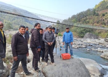 बाक्सिला दिप्सुङ सडक खण्ड अन्तर्गत रावाखोलाको भतरेमा ७० मिटर लामो मोटरेवलपुल बन्दै