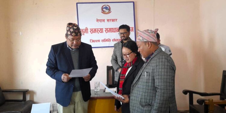 भूमि आयोगका २ सदस्यको सपथ, करिव २ सय भूमिहीनलाई भूमि दिनेगरी काम गर्ने नयाँ समितिको प्रतिबद्धता