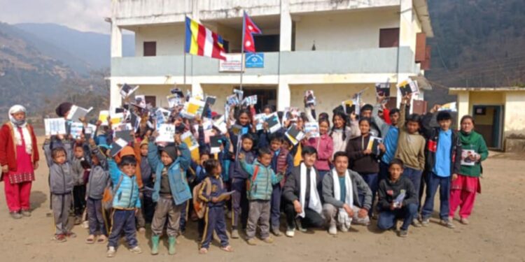 शेर्पा विद्यार्थी सङ्घ ओखलढुङ्गाले ४ जना विद्यार्थीलाई छात्रवृत्ति दिने,  १ सय १० लाई दियो शैक्षिक सामाग्री 