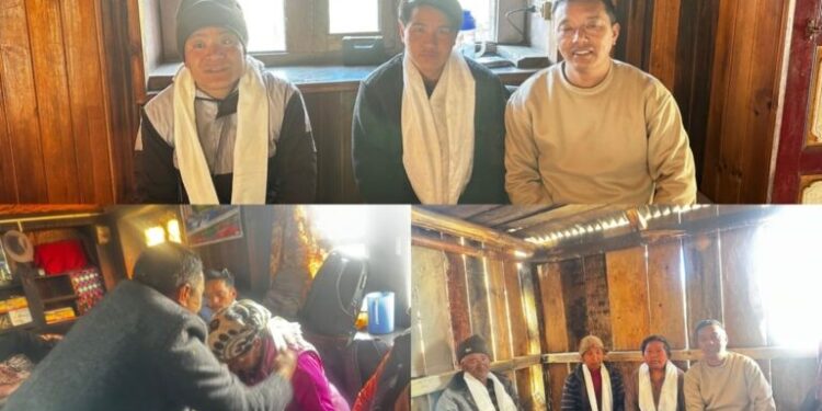 काङ्ग्रेसका प्रबेसीहरुलाई घरमै पुगेर स्वागत