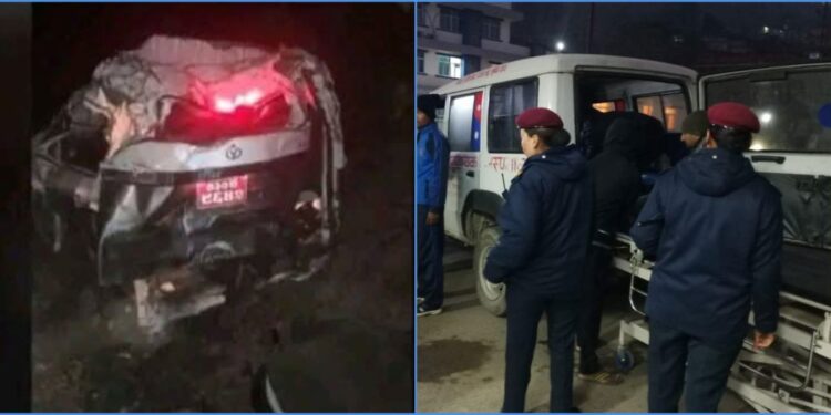 सिन्धुलीमा गाडी  दुर्घटना, ६ यात्रु घाइते, २ जना गम्भीर