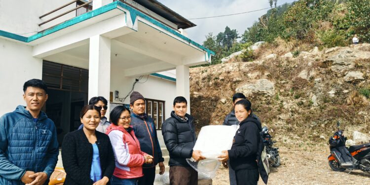 देउसाका कृषकलाई प्लाष्टिक टनेला वितरण