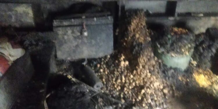  सोलुखुम्बु साेताङको एक घरमा आगलागी, भाँडाबर्तन, लत्ताकपडा सबै जलेर सत्यनास