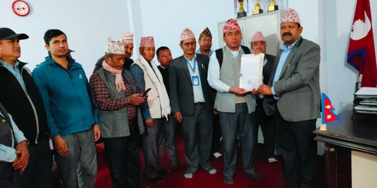 नेपाल शिक्षक महासंघको पहिलो चरणको आन्दोलन सुरु, ताप्ली गाउँपालिकामा बुझाइयो ध्यानाकर्षण पत्र