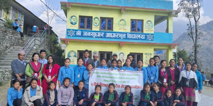  इको हिमालले ग¥यो महाकुलुङका ४ विद्यालयका किशोरी भेटघाट