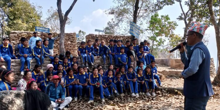 थर्पुडाँडा माविका ६० जना विद्यार्थीलाई ऐतिहासिक केपिलासगढी दरबार क्षेत्र भ्रमणमा लगियो