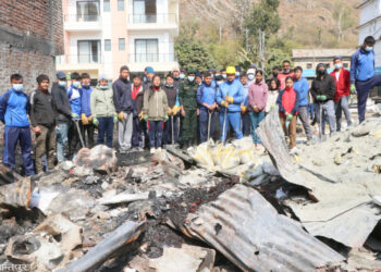 हलेसी बजारका अग्नि पीडितलाई प्रदेश सरकारले पठायो सहयोग