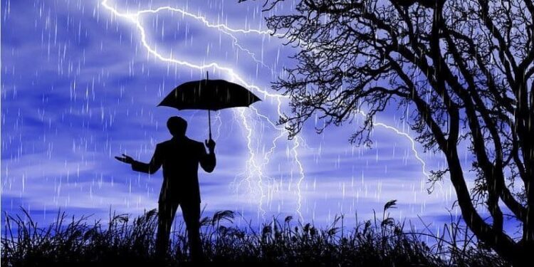 देशभर मौसम बदली, विभिन्न स्थानमा चट्याङसहित वर्षा