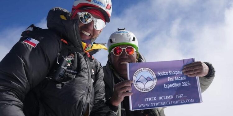 सोलुखुम्बुका लाक्पा छिरी सहित चार जनाले गरे शार्फु हिमालको सफल आरोहण
