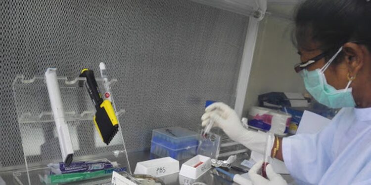 सोलुदुधकुण्ड ५ मा पशुहरुलाई खोप सञ्चालन गरिदै