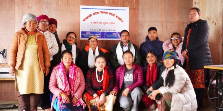 सोलुका एकल तथा विपन्न महिलाहरुलाई झोला सिलाई कटाई सम्बन्धि तालिम