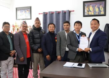 थुलुङका अध्यक्ष राईद्धारा नवनियुक्त प्रअ तथा विव्यस अध्यक्षलाई नियुक्ती पत्र प्रदान