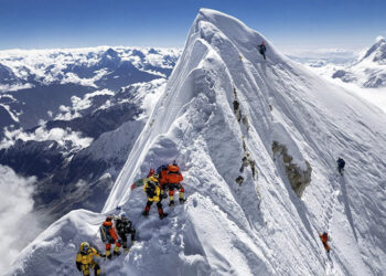 सोलुखुम्बु र मनाङमा खटाइयो पदयात्रीको उपचार गर्न विदेशी चिकित्सक सहितको टोली