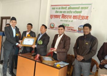 थुलुङ्ग दुधकाेशी ७ ले गरिदियाे विद्यार्थीकाे स्वास्थ्य विमा, उत्कृष्ट विद्यालयलाई ५० हजार