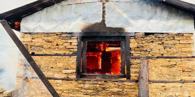 खोरियामा आगलागीबाट एक घर जलेर नष्ट