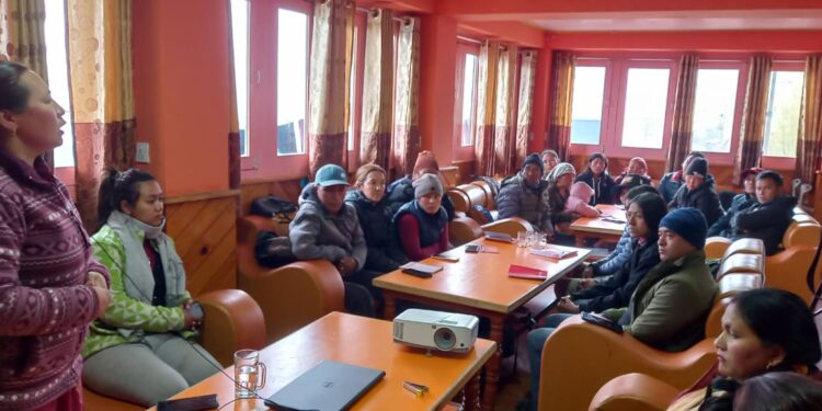 सोलुदुधकुण्डले दियो मिलिजुली समूहका लागि बचत, ऋण व्यवस्थापन तथा नेतृत्व विकास तालिम