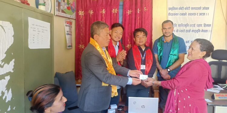  ओखलढुङ्गाको मोलुङका नागरिकलाई वडाबाटै राष्ट्रिय परिचयपत्र दिइने 