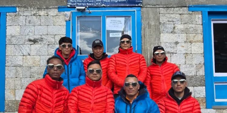 खुम्बु आइसफल मार्ग निर्माणका लागि ‘आइसफल डाक्टर’को टोली सगरमाथा आधार शिविर प्रस्थान