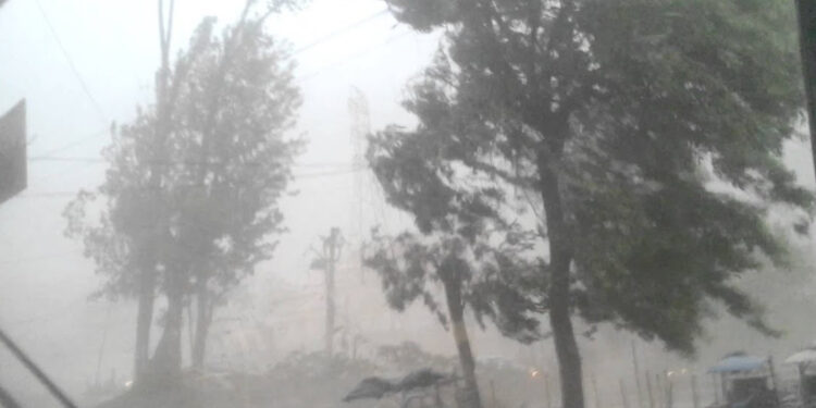 आज यी दुई प्रदेशमा हावाहुरीको सम्भावना, सतर्कता अपनाउन आग्रह