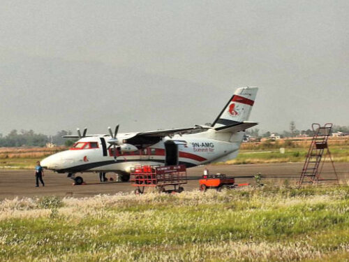 समिट एअरको जहाज उड्नेबित्तिकै रामेछाप विमानस्थलमा अवतरण