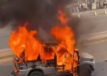 हलेसी तुवाचुङ नगरपालिकाको गाडीमा आगजनी