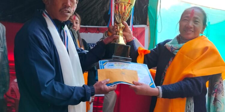 खुल्ला जुनियर पुरुष भलिबल प्रतियोगिताको उपाधी मिरमिरे एकता युवा क्लबलाई