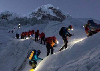 वसन्तयाममा सगरमाथा आरोहणका लागि ७७ जनाले लिए अनुमति