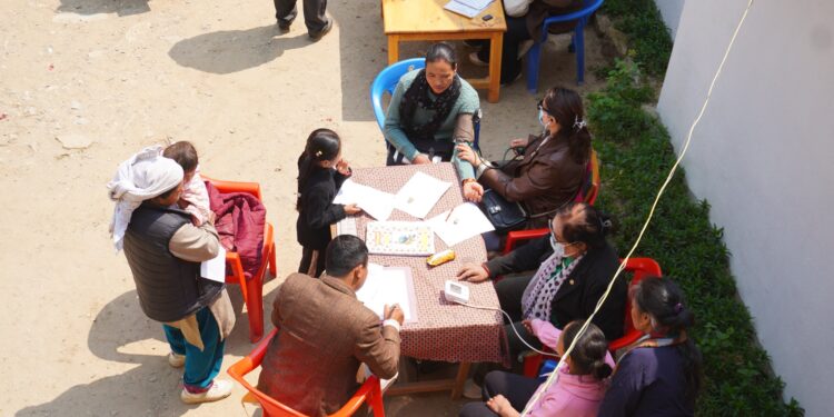 सोलुका ५ सय बढी नागरिक नि : शुल्क स्वास्थ्य शिविरबाट लाभान्वित