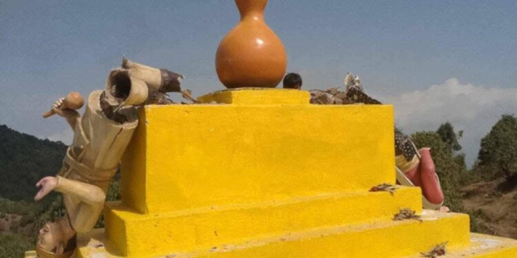 अज्ञात समूहद्वारा सुम्निमा र पारुहाङको प्रतिमा तोडफोड