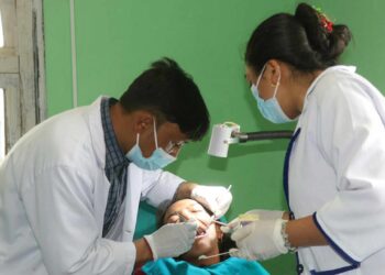 माप्य दुधकोशीका ३ सय बढी नागरिक निः शुल्क दन्त शिविरबाट लाभान्वित