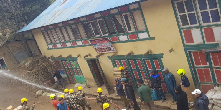 खुम्बु पासाङल्हामु गाउँपालिका : आगलागी नियन्त्रण तथा उद्धार सम्बन्धी तालिम प्रभावकारी बन्दै