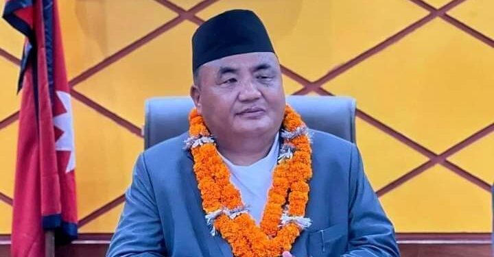 तीनकुने घटनाका दोषीलाई कानूनी कठघरामा उभ्याउने रक्षामन्त्री राईको प्रतिवद्धता