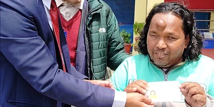 अपाङ्गता भएका लिखु पिकेका बस्नेतलाई नागरिकता प्राप्त, अब सरकारी भत्ता पाउने