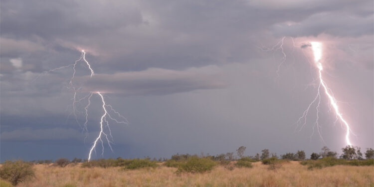 ओखलढुगांमा चट्याङ लागेर पाँच जना घाइते, लिखुमा विद्युत् सेवा अवरुद्ध