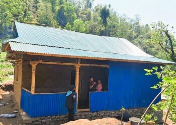 सुङ्देलका पहिरो पिडतलाई चन्दा संकलन गरेर नयाँ घर उपहार