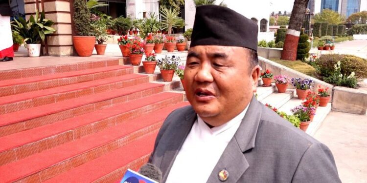 निजामति सेवा ऐन बनाउने कुरा राजनीतिक विषय नभएको रक्षामन्त्री राईको भनाई