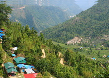 मोलुङमा जनप्रतिनिधि, कर्मचारी र शिक्षकहरुले छोराछोरी अनिवार्य सामुदायिक विद्यालयमै पढाउनुपर्ने