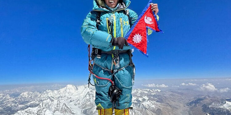 ३१ औं पटक सगरमाथा आरोहण गर्दै विश्वविख्यात कीर्तिमानी कामीरिता