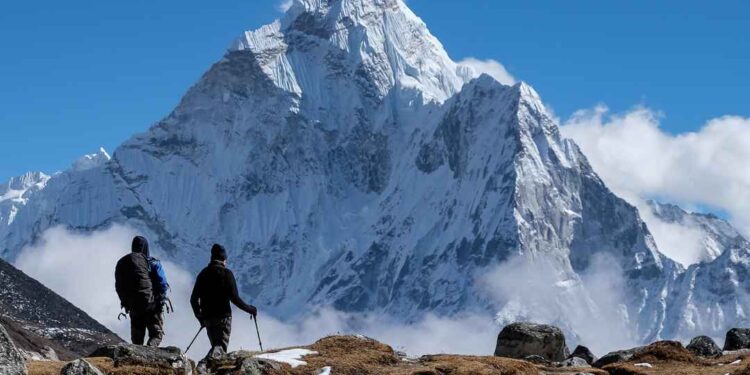 सगरमाथाबाट मात्रै ६७ करोडभन्दा बढी रोयल्टी, यो वसन्तमा उल्लेखनीय संख्यामा आरोही