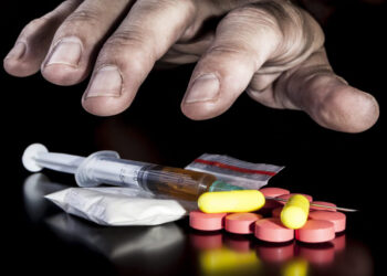 प्रतिबन्धित औषधी र गाँजासहित ५ जना नियन्त्रणमा