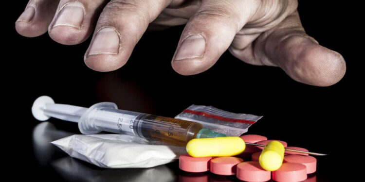 प्रतिबन्धित औषधी र गाँजासहित ५ जना नियन्त्रणमा