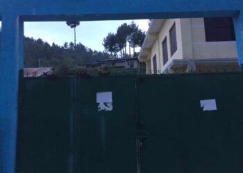 प्रधानाध्यापक सरुवा भएको विरोधमा विद्यालयमा अनिश्चतिकालित तालाबन्दी 