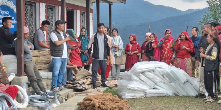 बाक्सिलाका ९ वटा कृषक समुहलाई ६३ थान कृषि सामाग्री वितरण