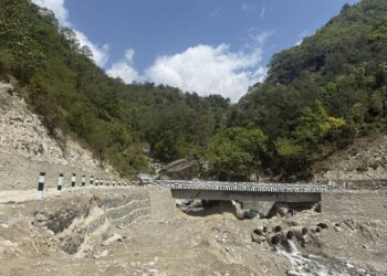 भुवाखोलामा बन्यो महाकुलुङकै पहिलो मोटरेवल पुल 